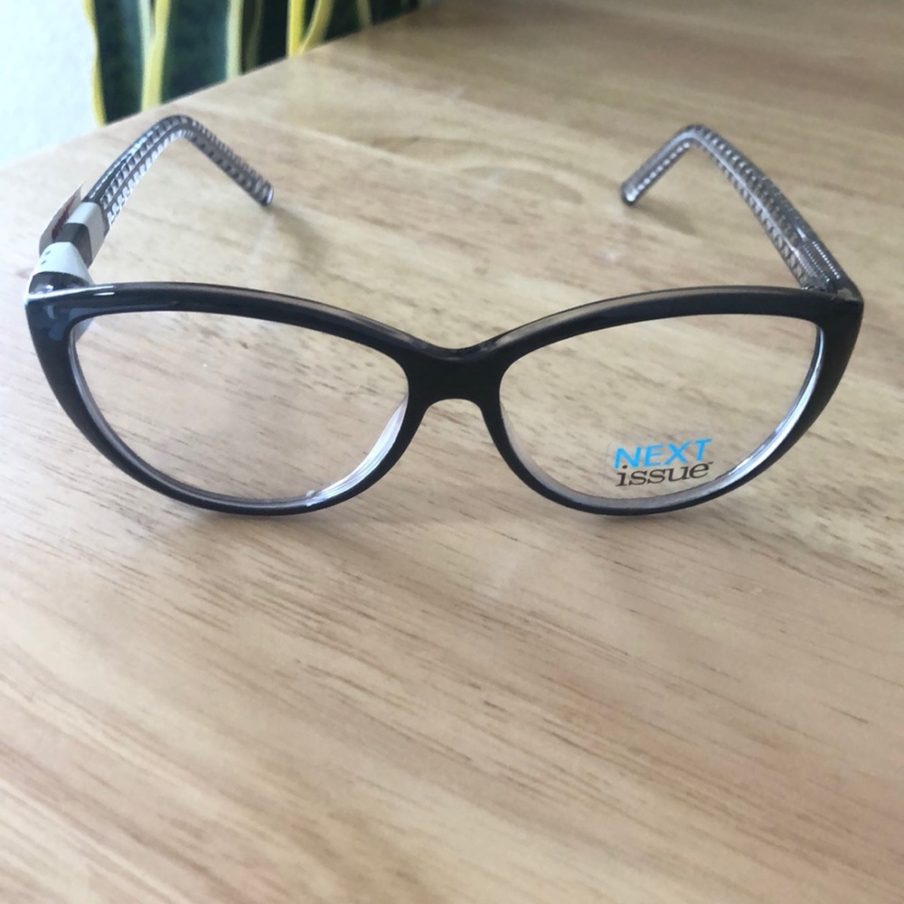 Next issue black and grey woman’s eyeglasses frames